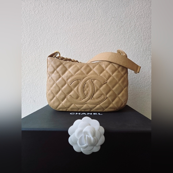 CHANEL Handbags - Chanel Timeless Quilted CC Caviar leather shoulder bag